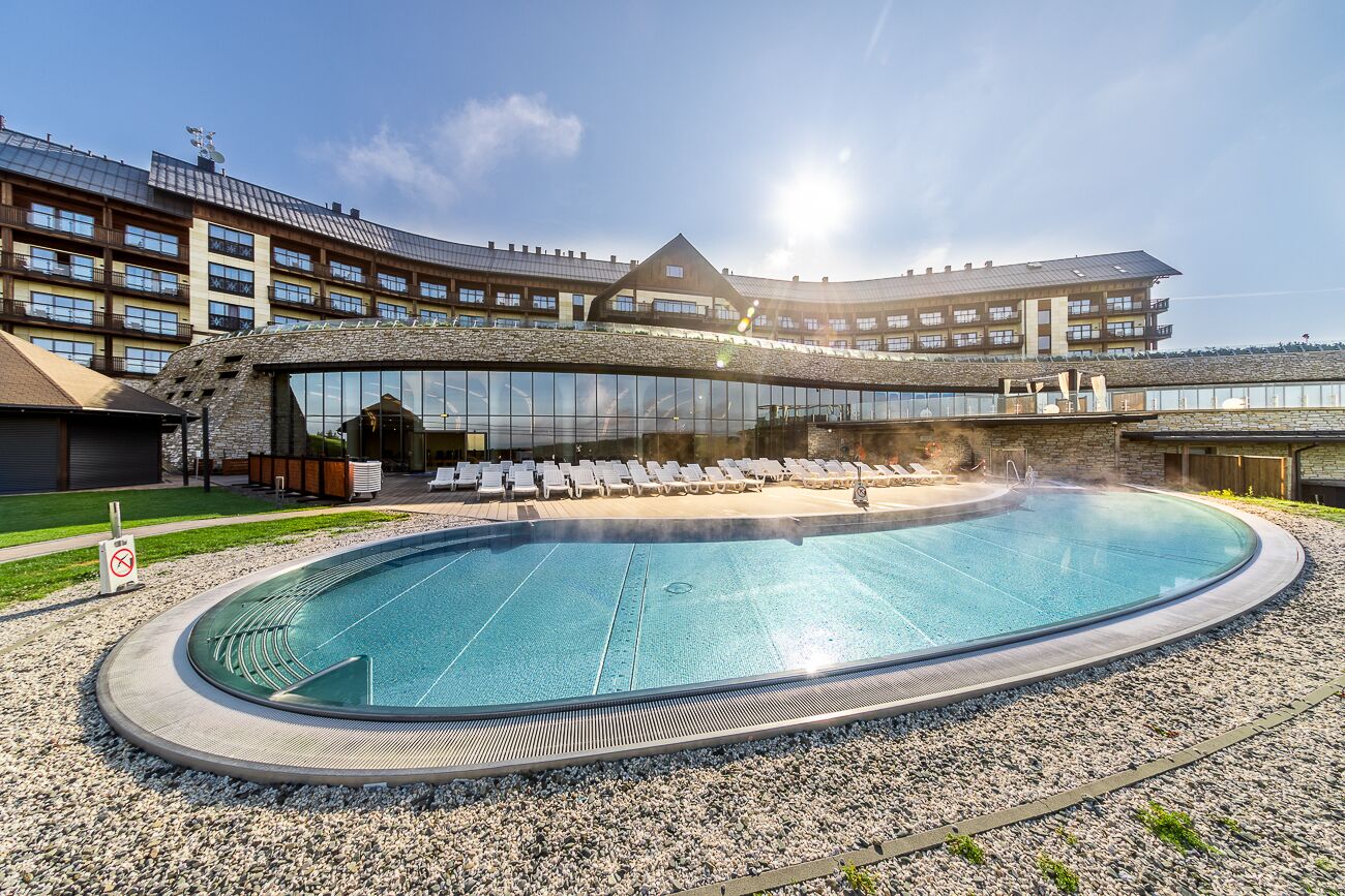 室内游泳池，室外游泳池