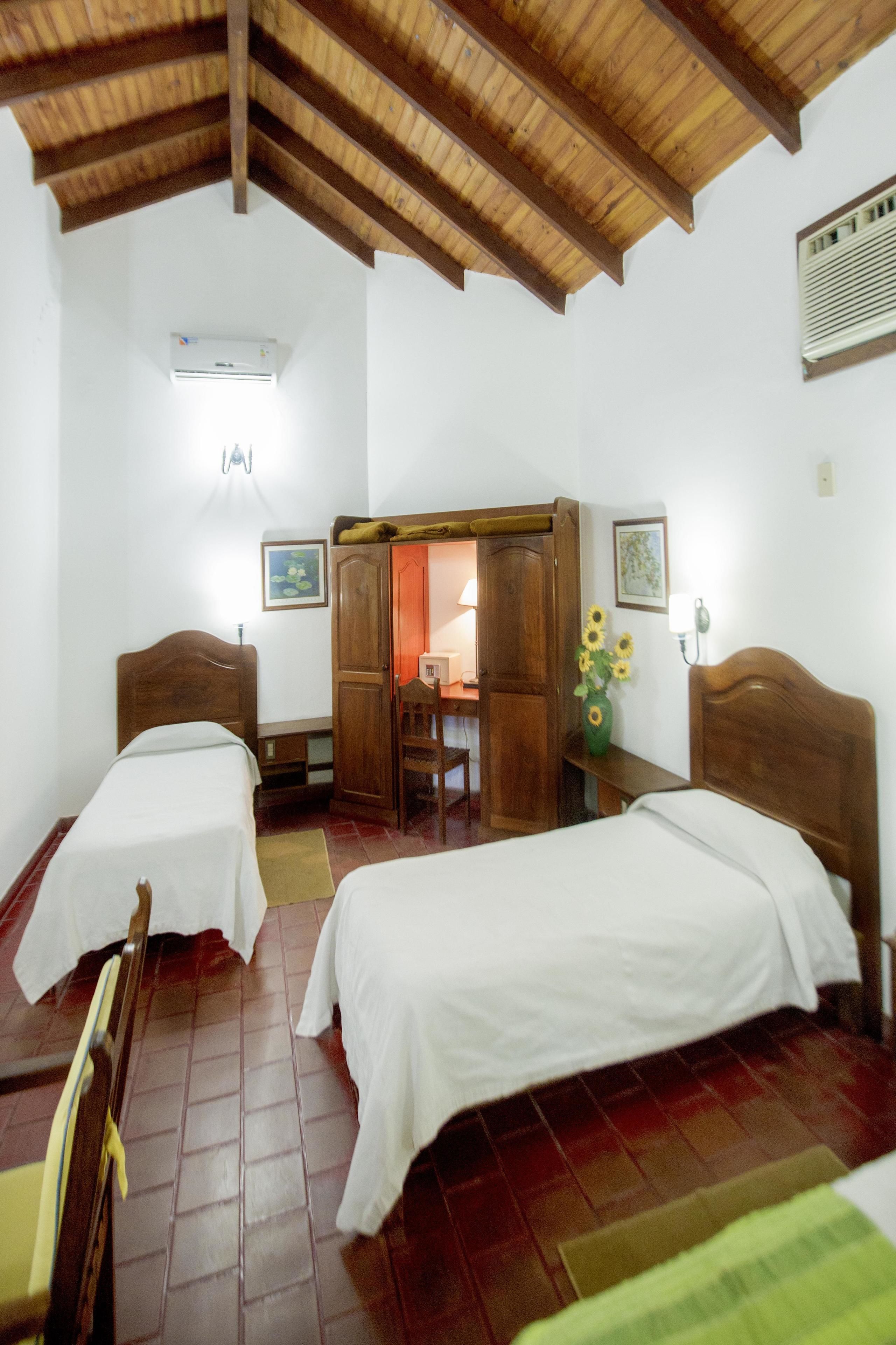 premium bedding, pillow-top beds, in-room safe, desk