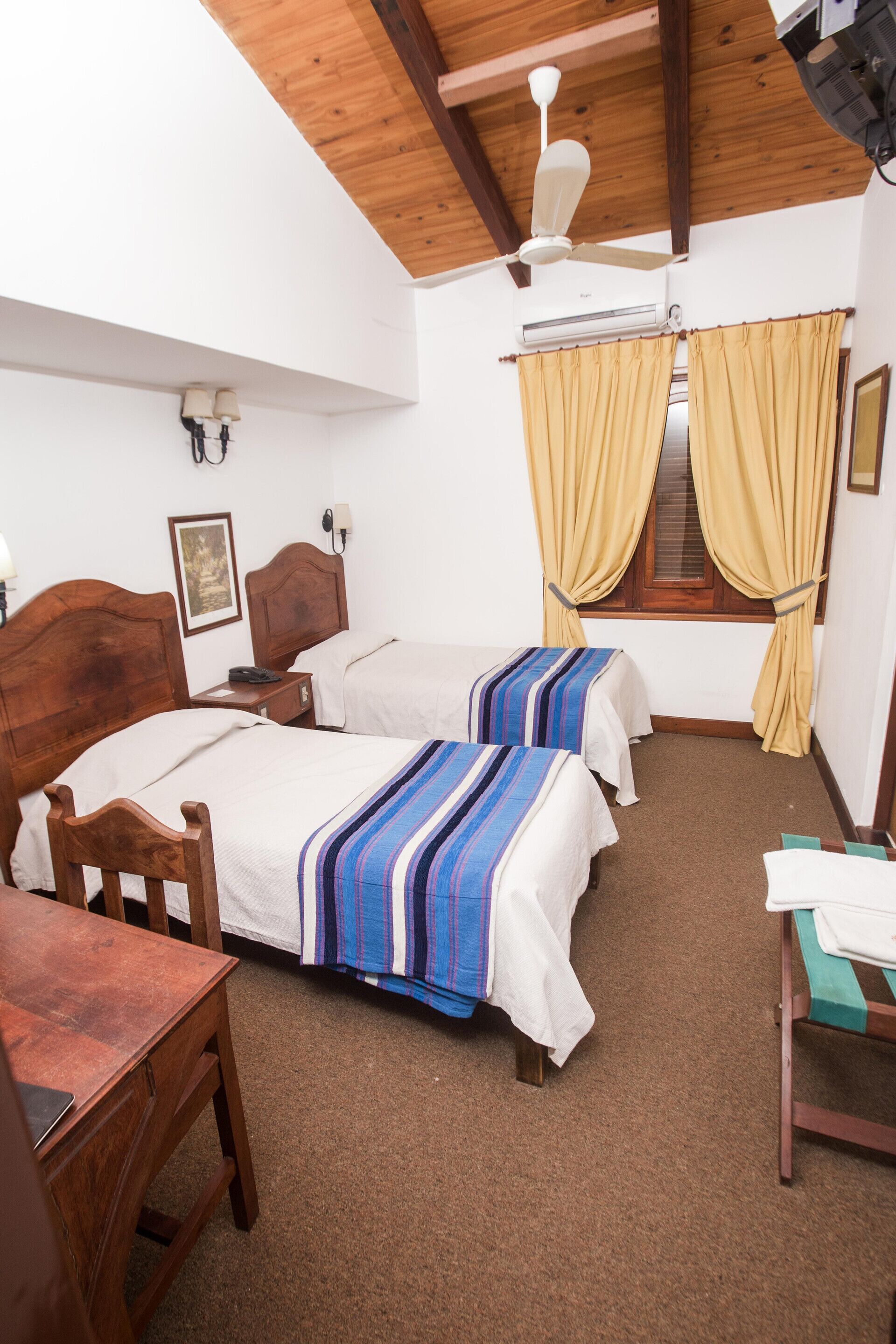 premium bedding, pillow-top beds, in-room safe, desk