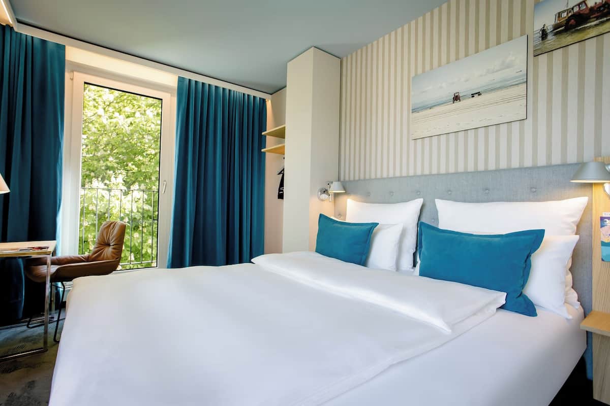 egyptian cotton sheets, premium bedding, soundproofing