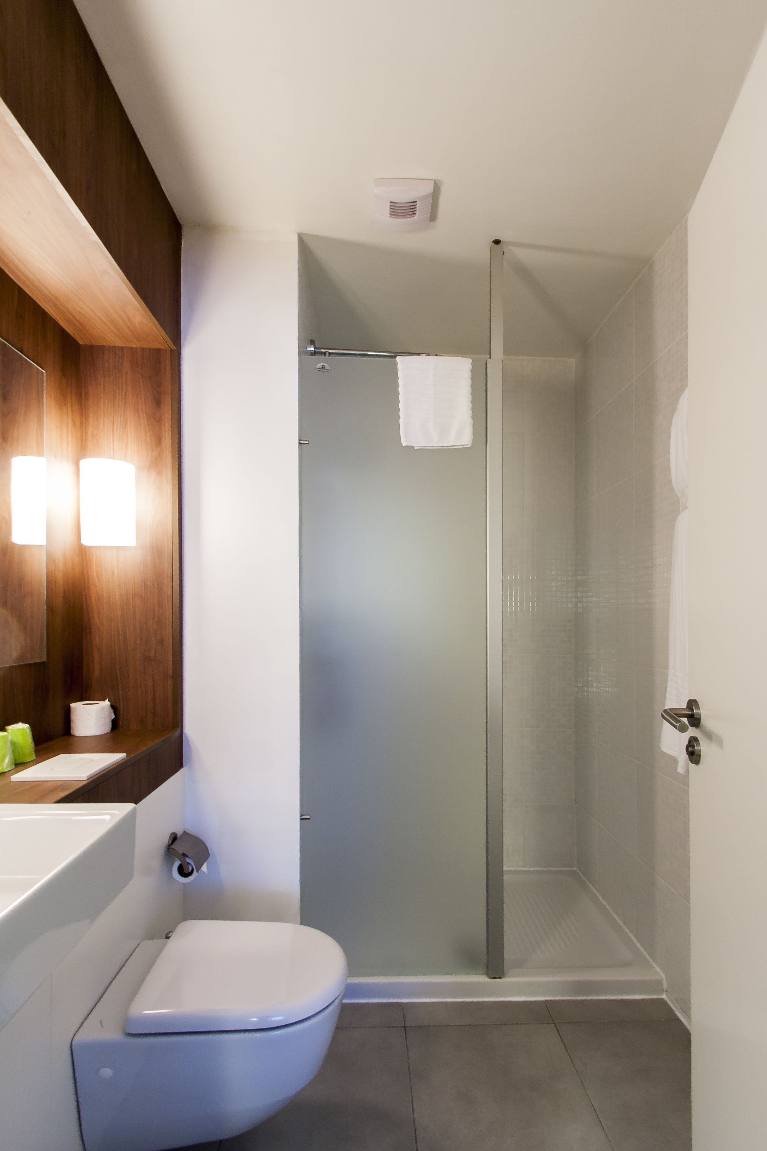 eco-friendly toiletries, hair dryer, towels, shampoo