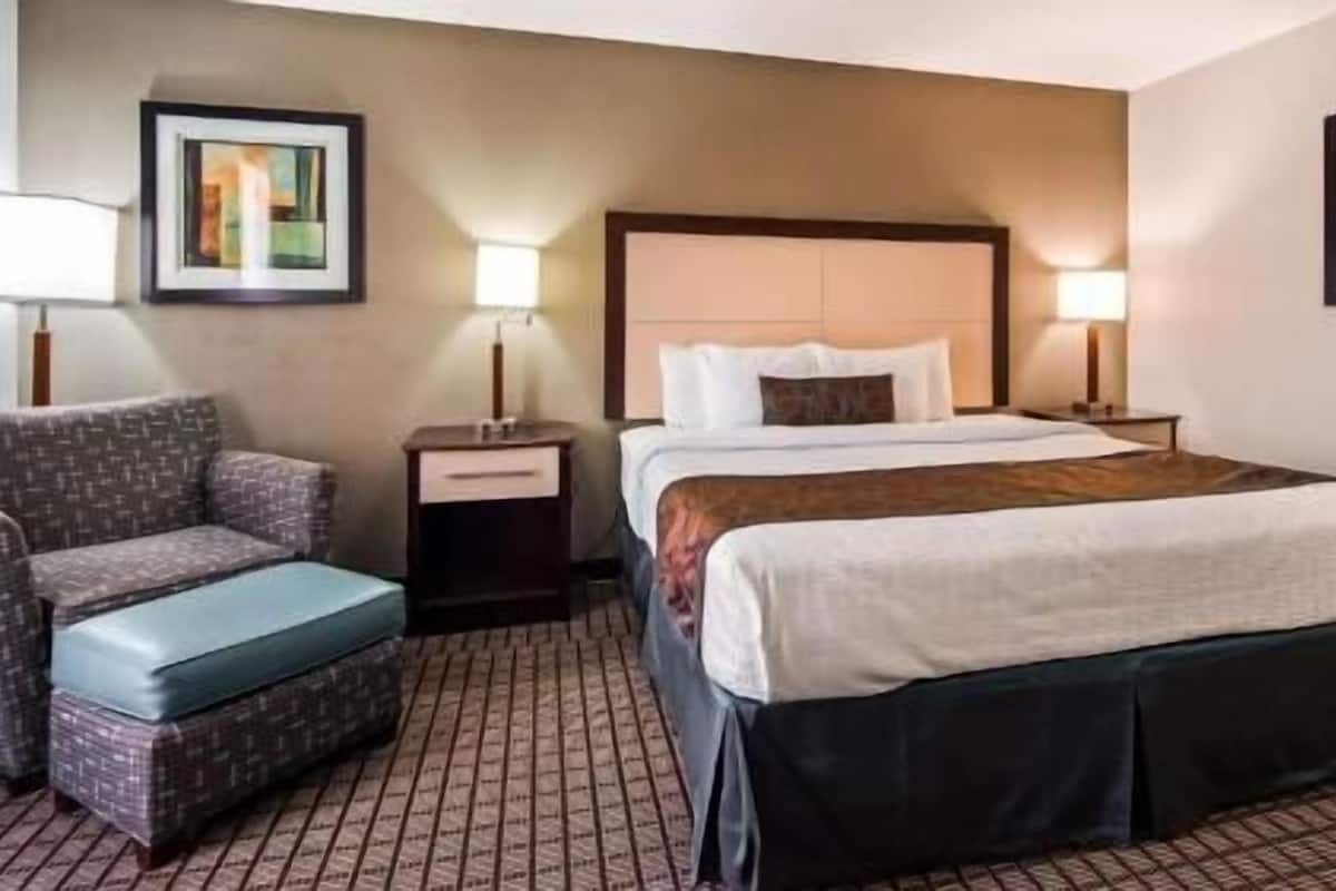 Desk, iron/ironing board, free cots/infant beds, free WiFi