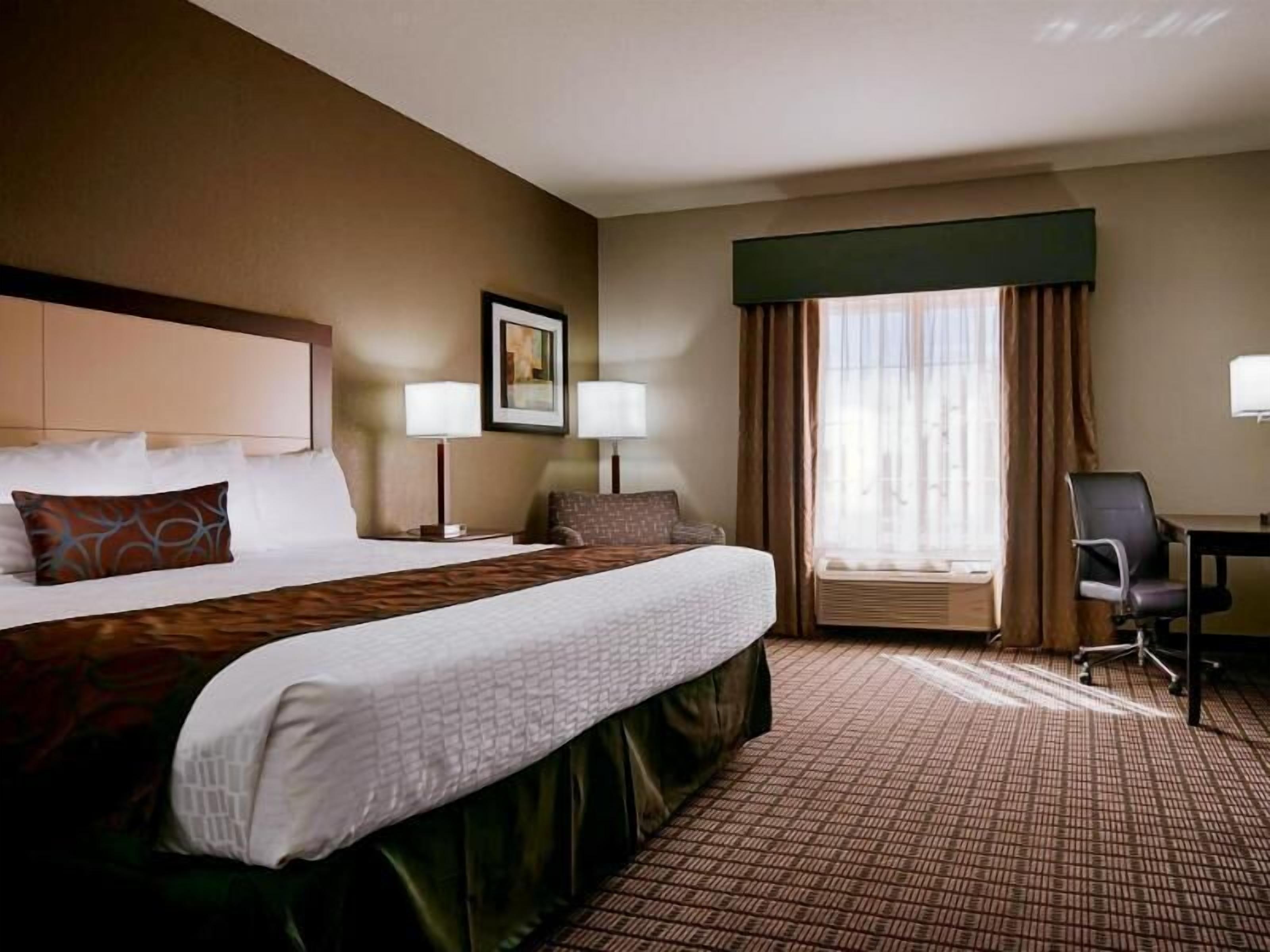 Desk, iron/ironing board, free cots/infant beds, free WiFi