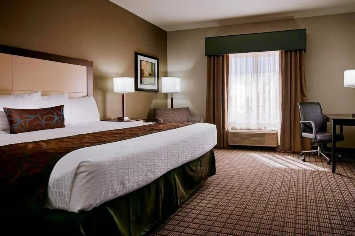 Desk, iron/ironing board, free cots/infant beds, free WiFi