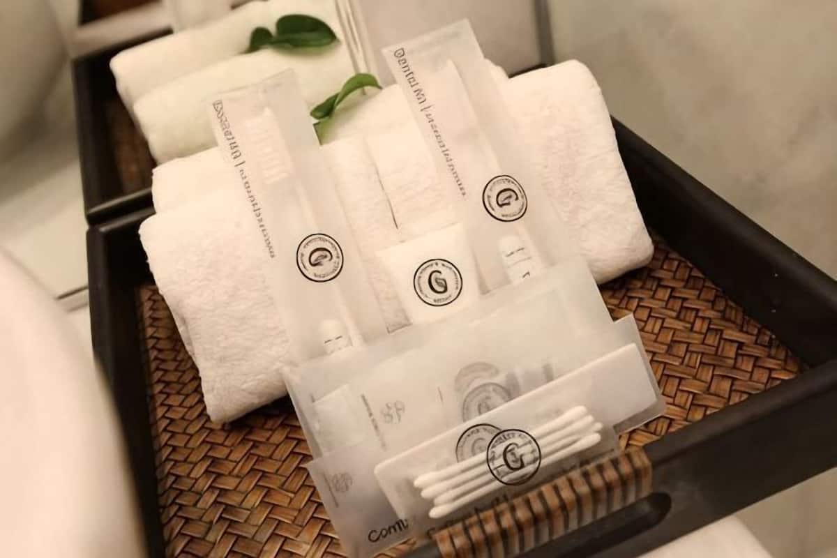 Ducha, cabezal de ducha tipo lluvia, artículos de tocador de diseñador