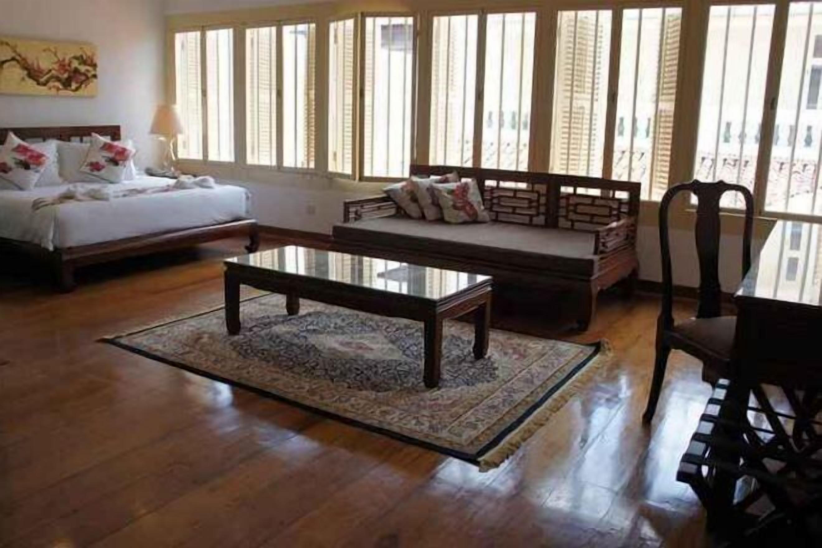 Colchones con pillow-top, minibar y caja de seguridad en la habitación 