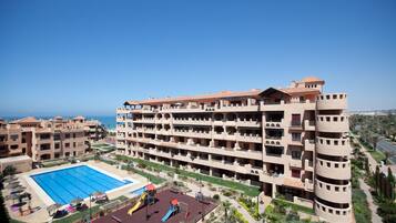 Children’s play area – outdoor