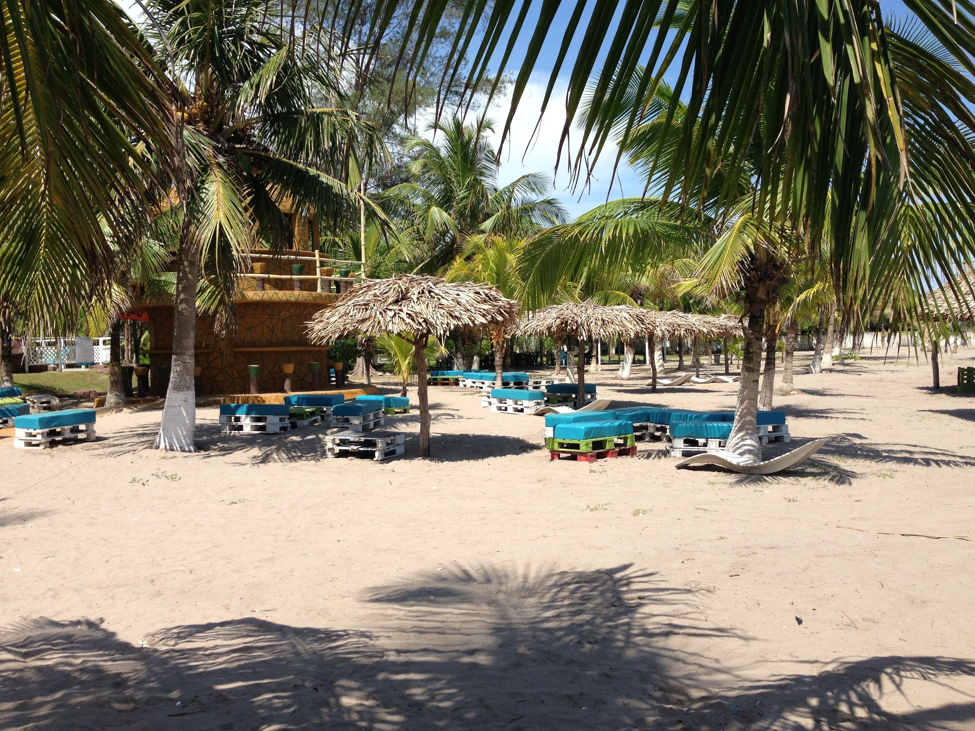 Poolside bar