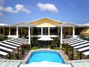 Outdoor pool, pool loungers