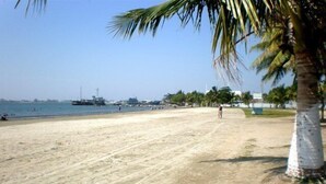 Beach nearby, white sand, beach towels, kayaking - Hotel Costa Azul County Beach (Puerto Cortés)