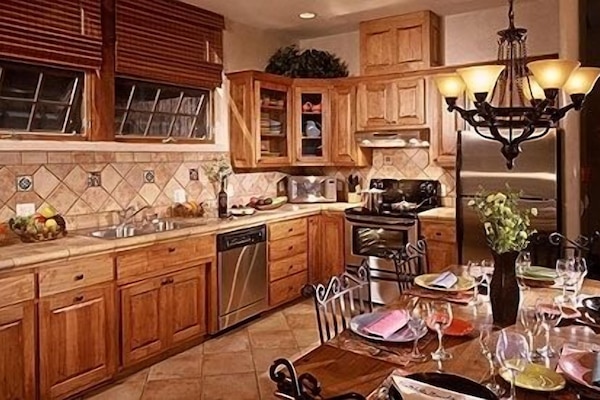 Deluxe Penthouse, 1 Bedroom, Non Smoking | Private kitchen