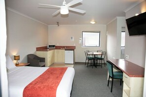 Televisión de pantalla plana, reproductor de DVD