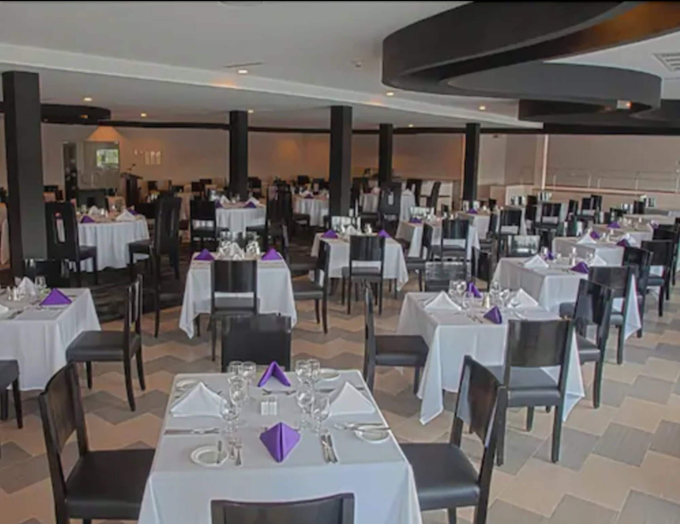 breakfast, lunch, dinner served; international cuisine