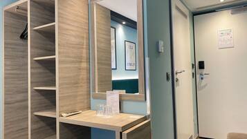 Habitación doble Deluxe | Escritorio, wifi gratis y ropa de cama