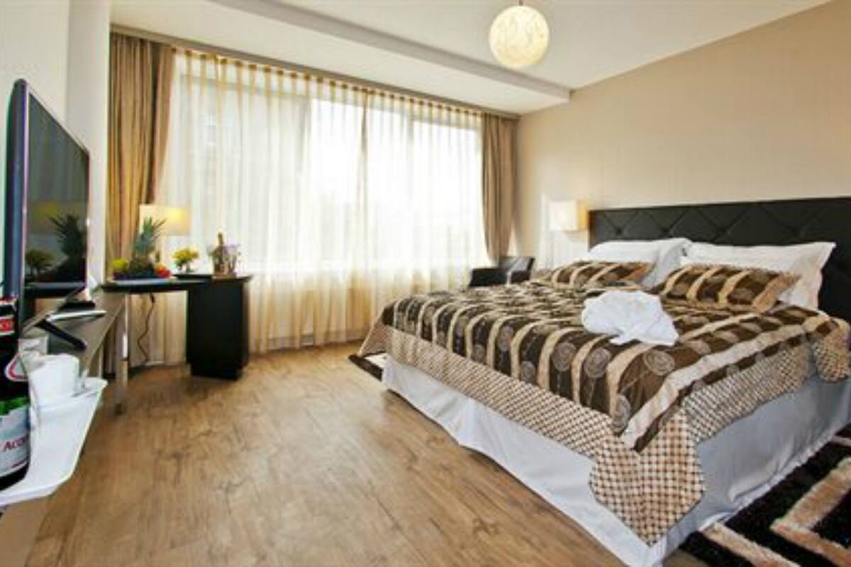 Superior Double Room | Hypo-allergenic bedding, minibar, in-room safe, desk