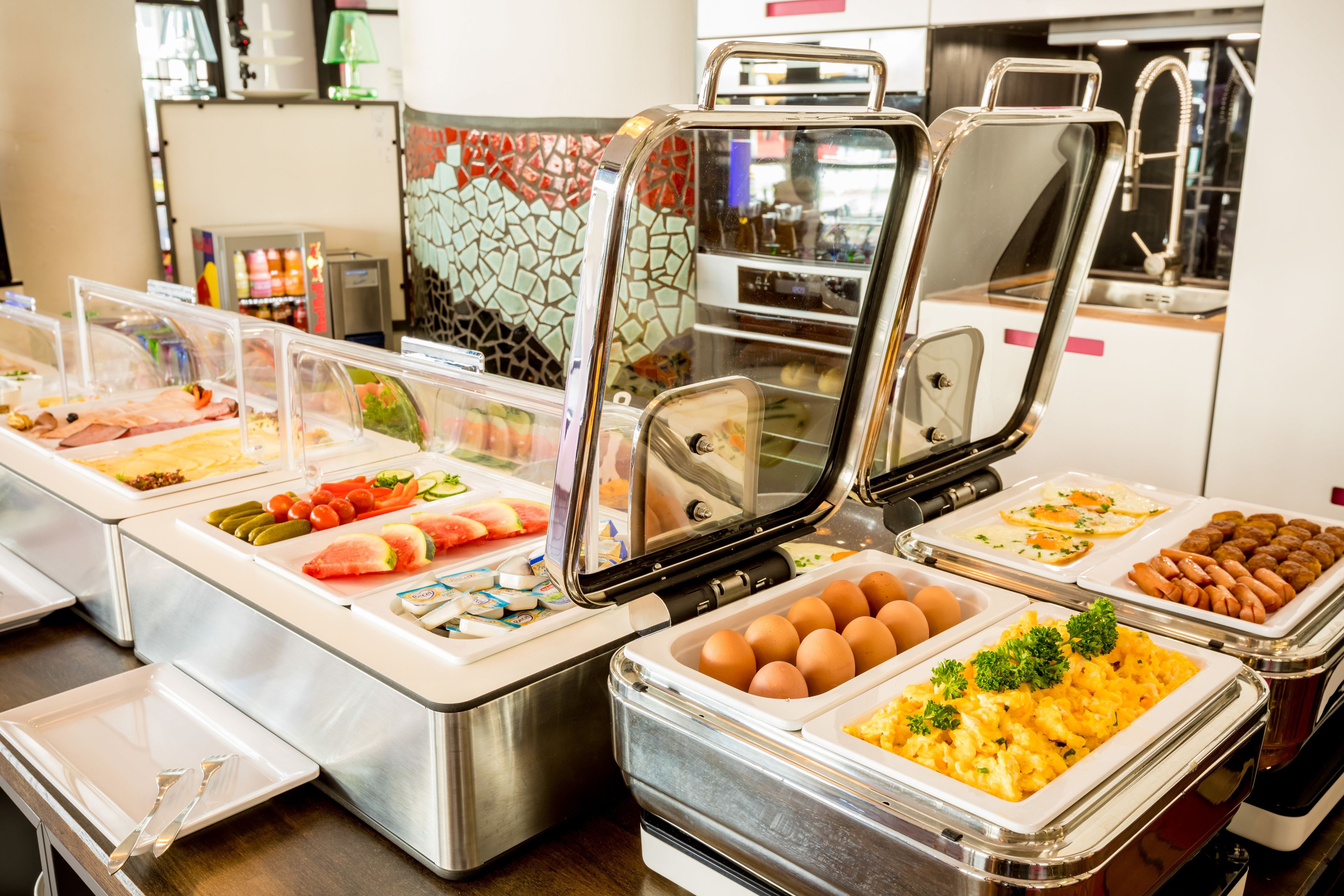 daily continental breakfast (eur 16.00 per person)