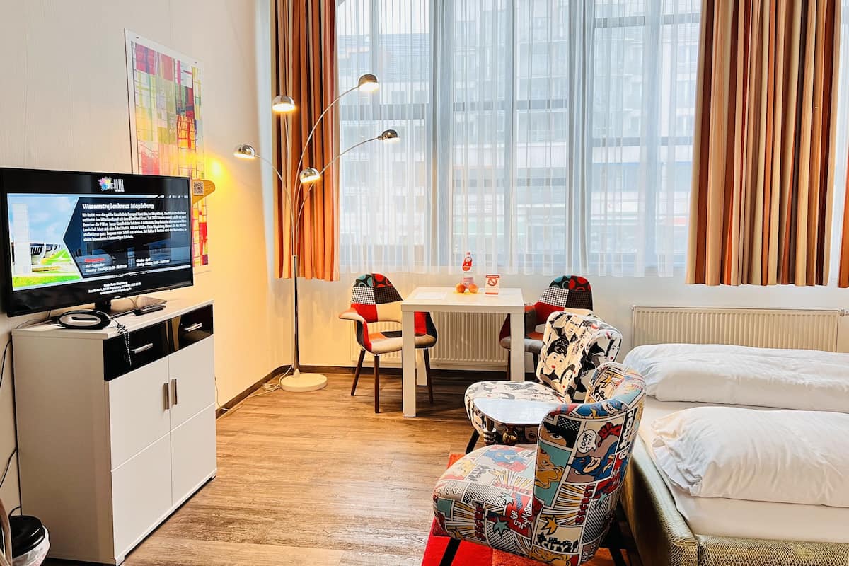 deluxe double room | 1 bedroom, hypo-allergenic bedding, in-room safe, individually furnished