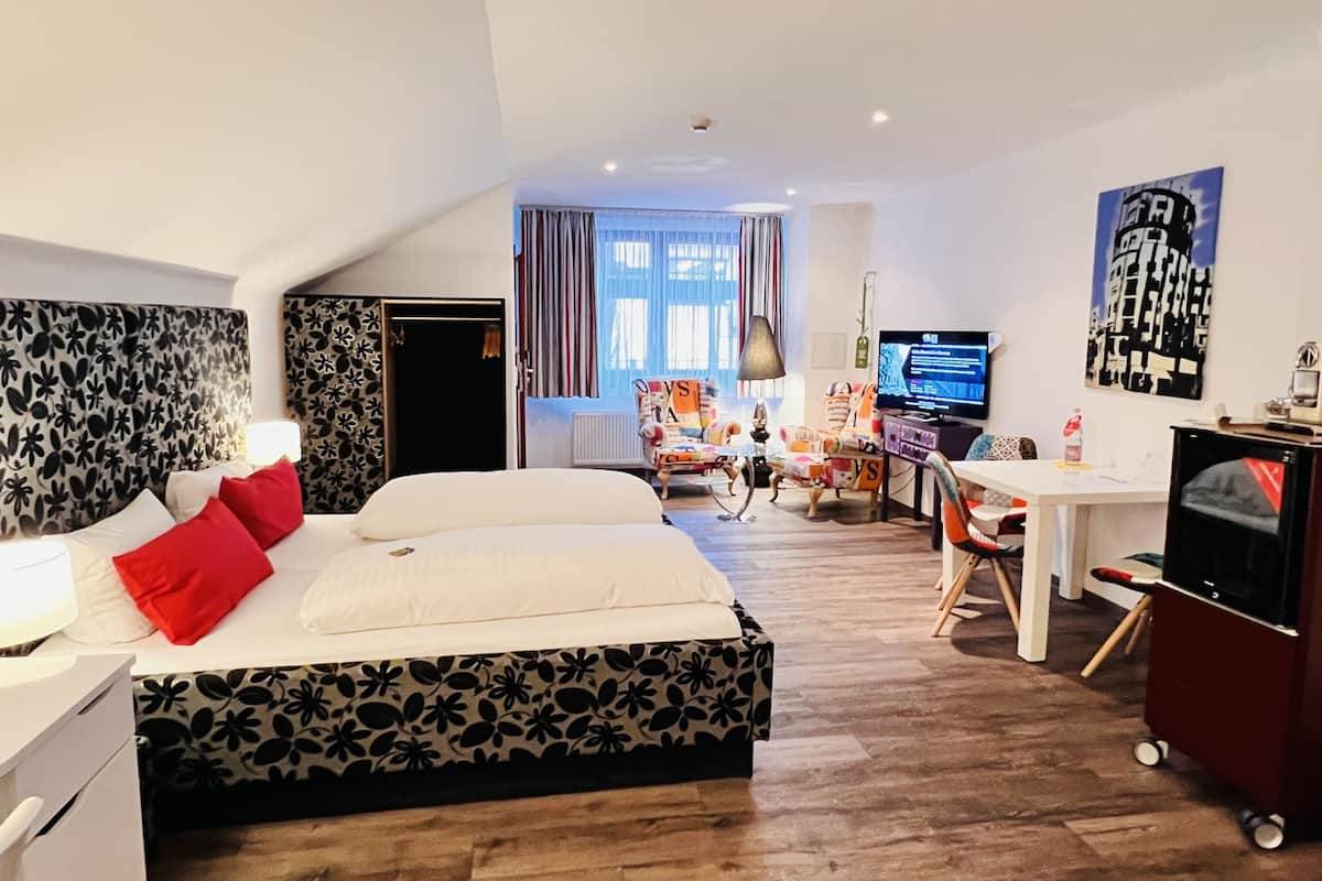 studio | 1 bedroom, hypo-allergenic bedding, in-room safe, individually furnished