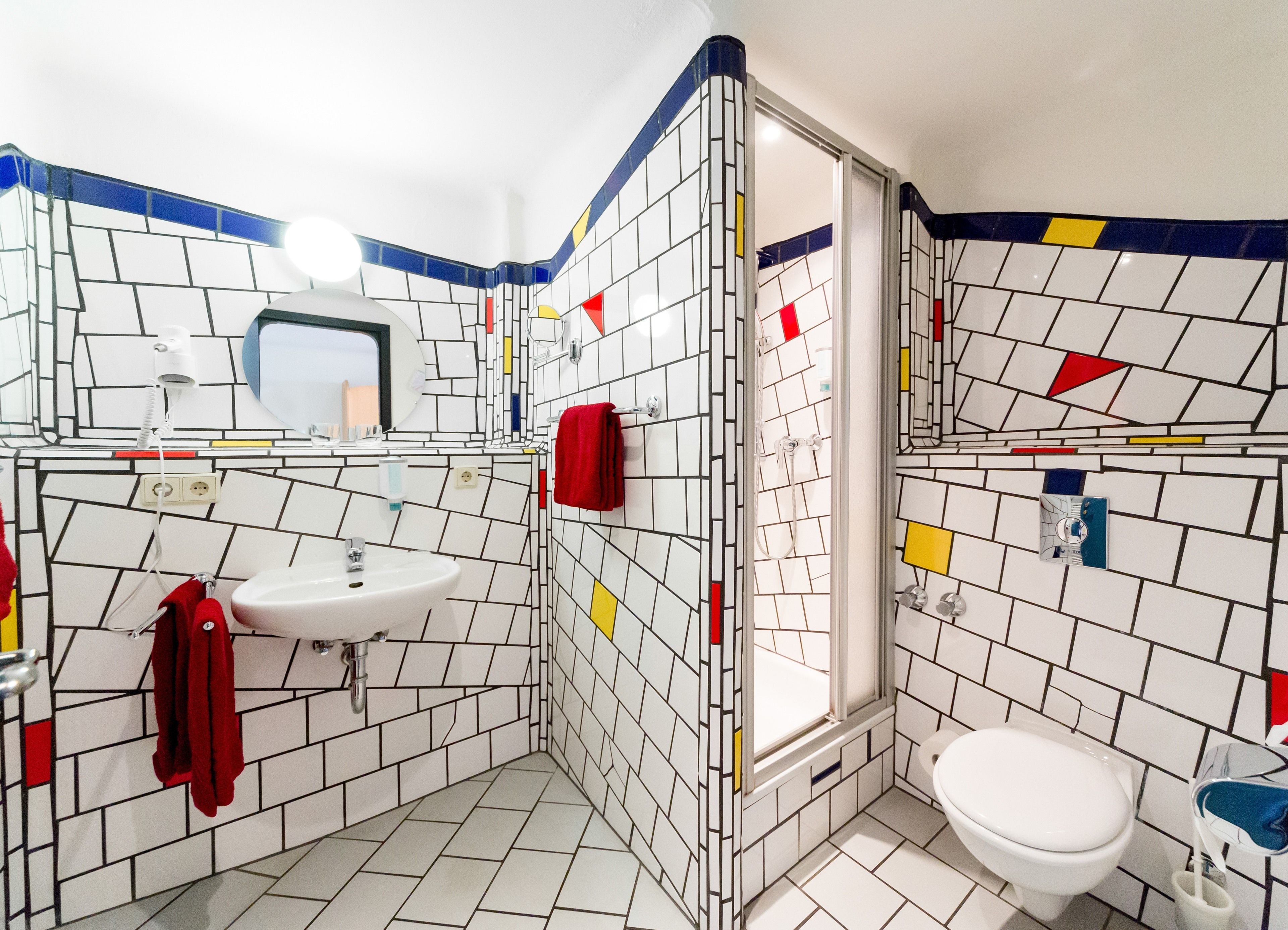 standard single room | bathroom | shower, hair dryer, towels