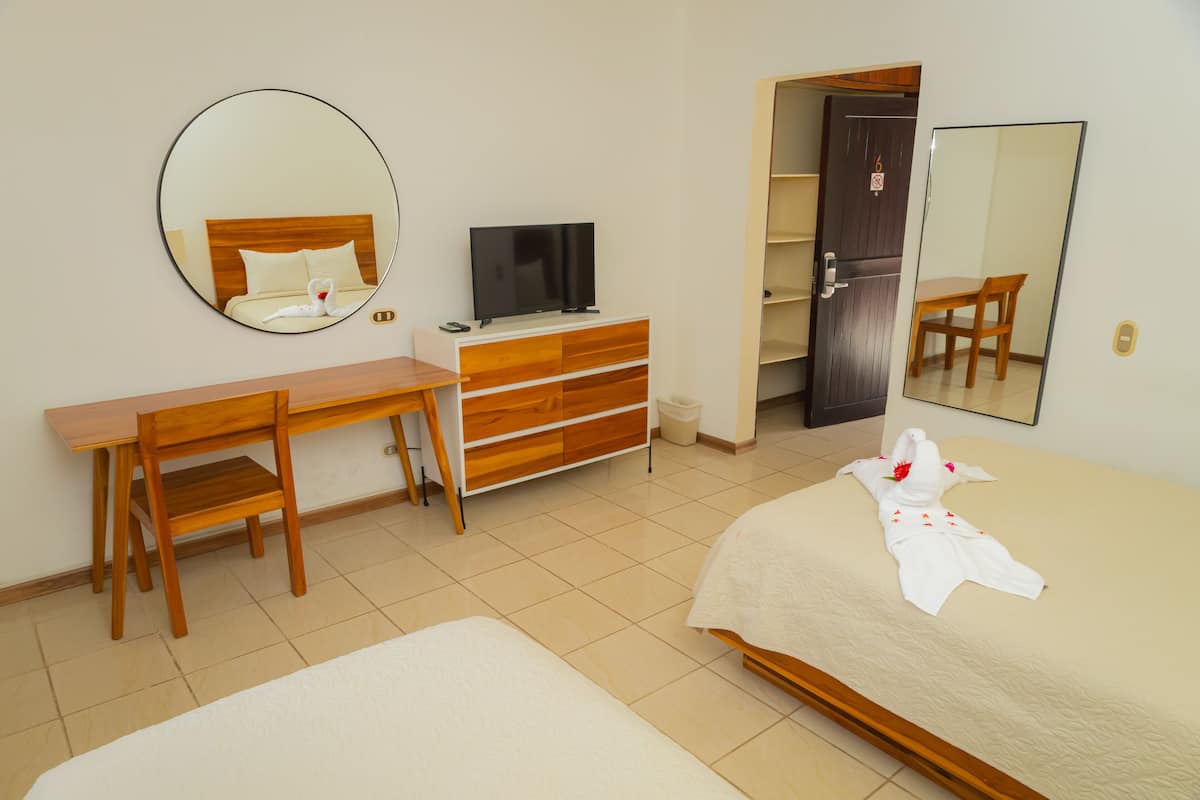 Premium bedding, in-room safe, desk, iron/ironing board