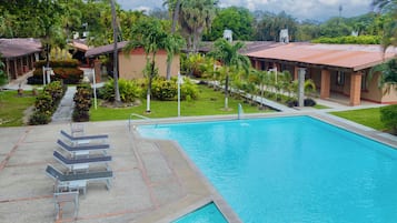 Outdoor pool, pool loungers