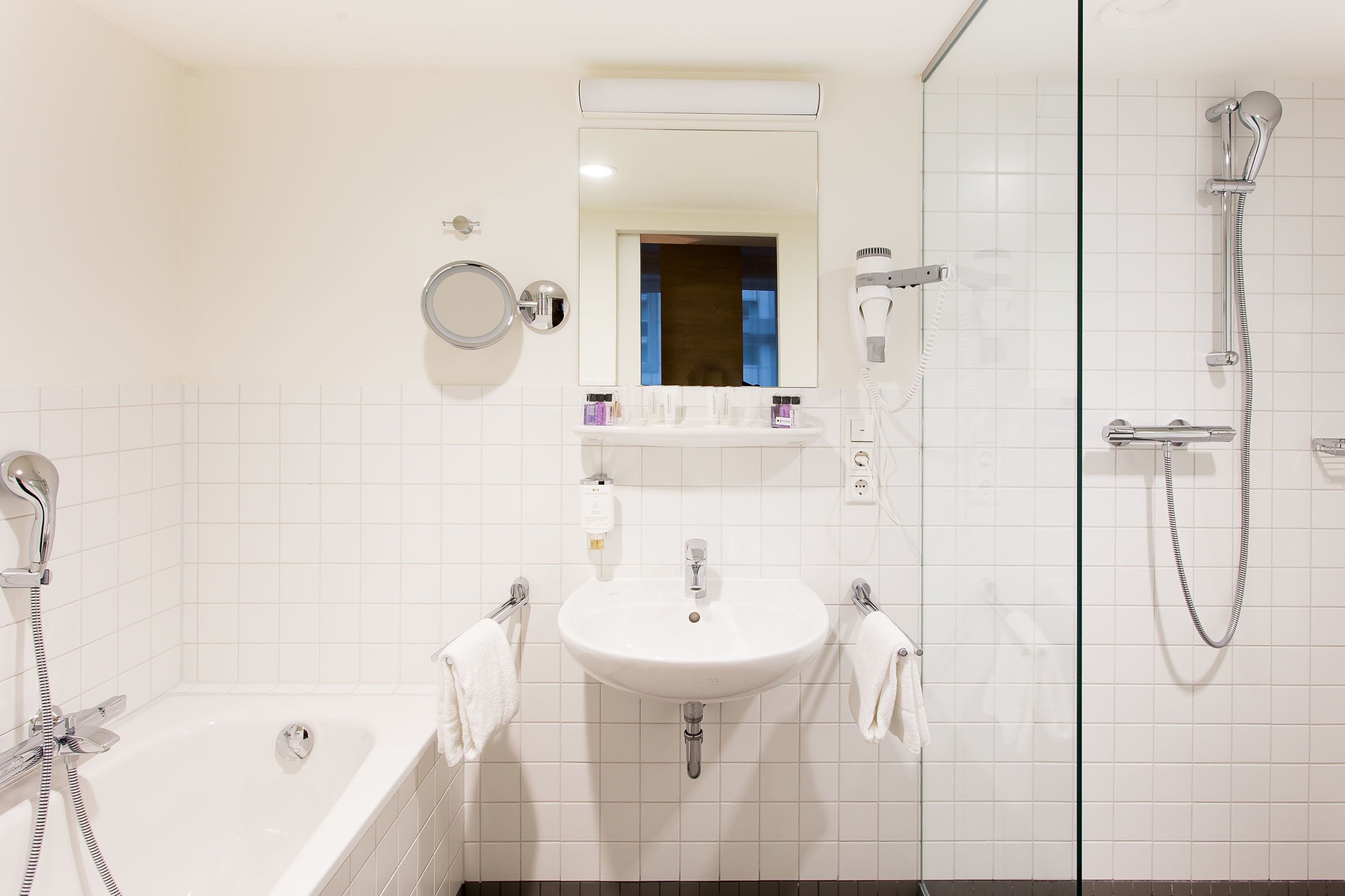 premium double room | bathroom | free toiletries, hair dryer, towels