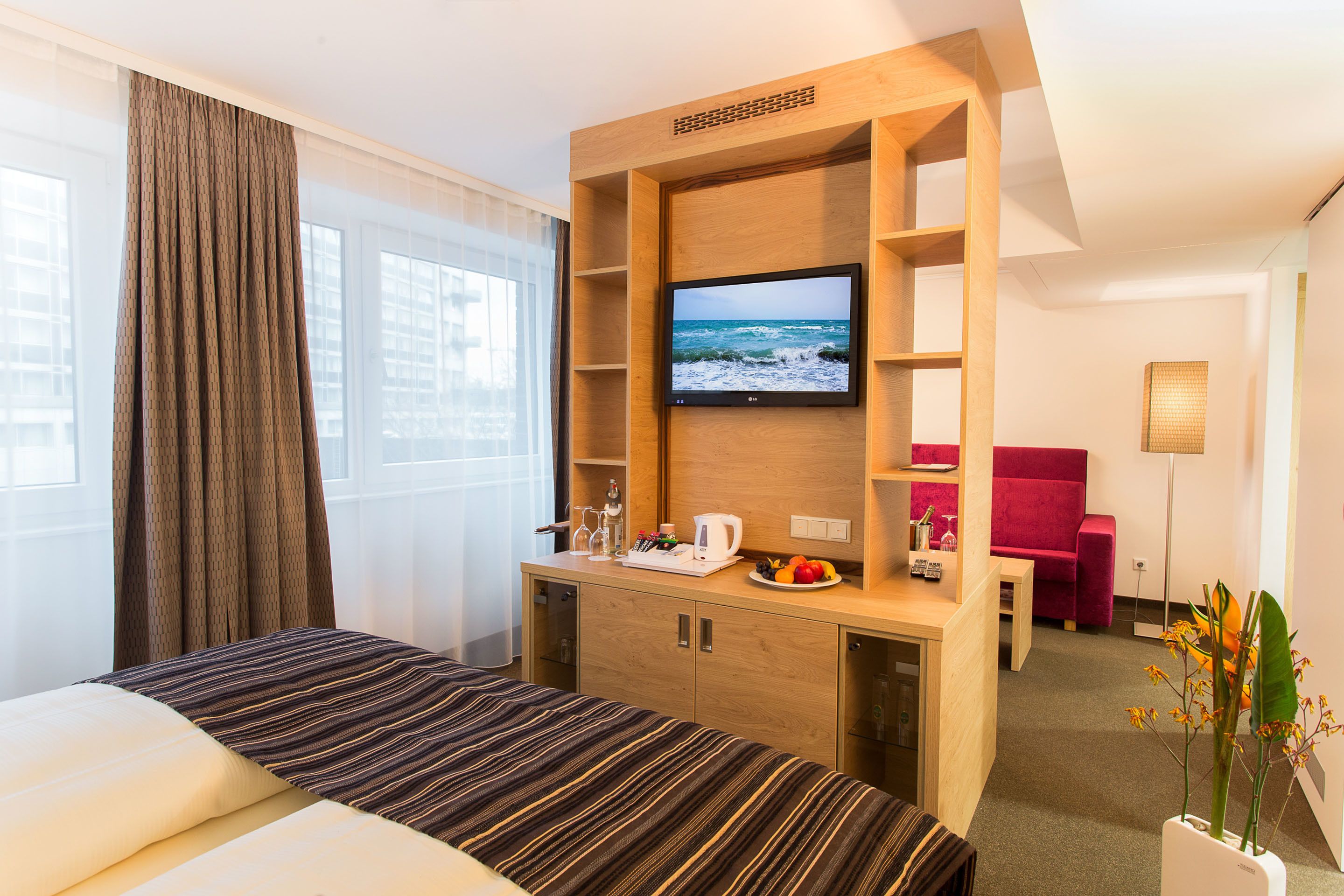 premium double room | hypo-allergenic bedding, in-room safe, desk, laptop workspace