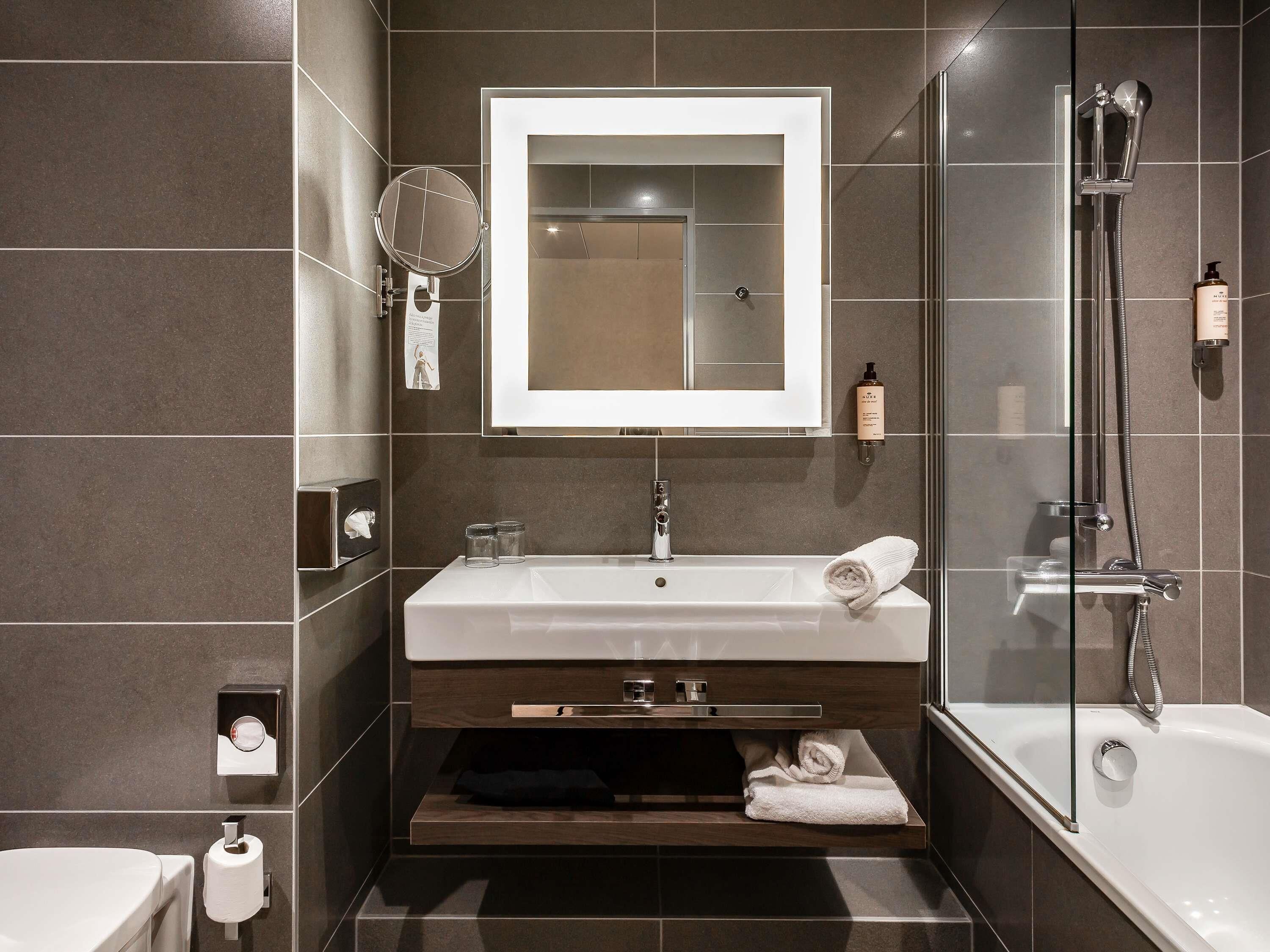 Free minibar, in-room safe, desk, blackout drapes