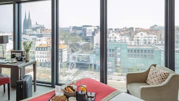 Family Suite, 1 Double Bed | Free minibar, in-room safe, desk, blackout curtains