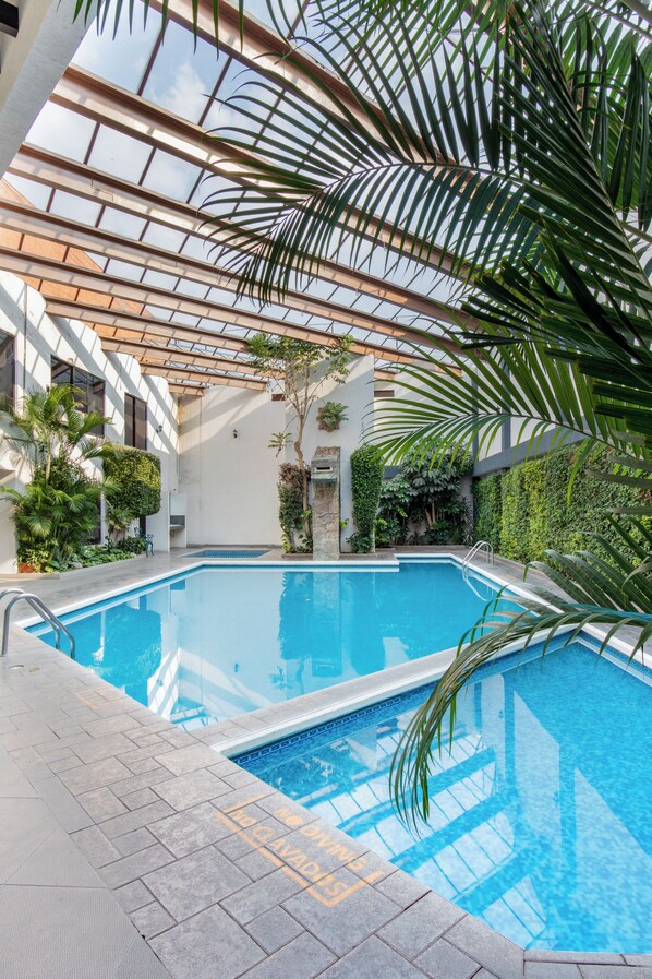 Indoor pool - Radisson Hotel & Convention Center Toluca (Toluca)