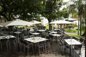 Desayuno continental todos los días (con cargo) 