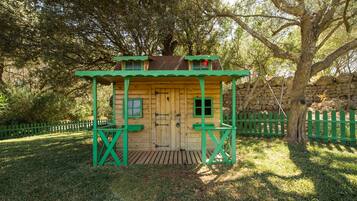 Children's play area - outdoor