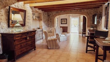 Suite | Living area | Flat-screen TV