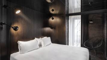 Premium bedding, in-room safe, individually decorated