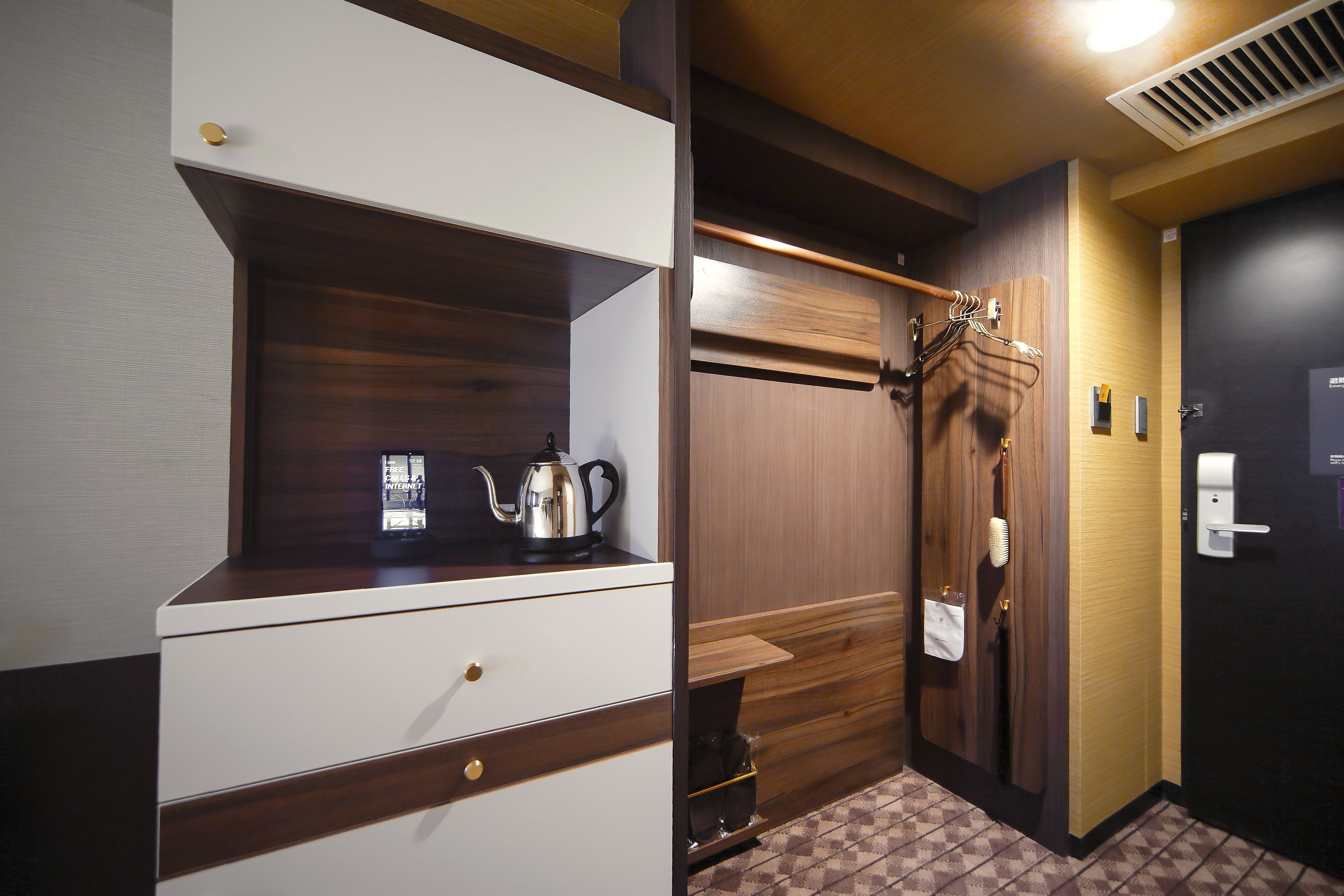 1 bedroom, premium bedding, down duvets, in-room safe