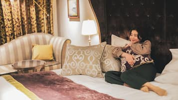 Premium Deluxe Double, Non Smoking | Premium bedding, down duvets, in-room safe, desk