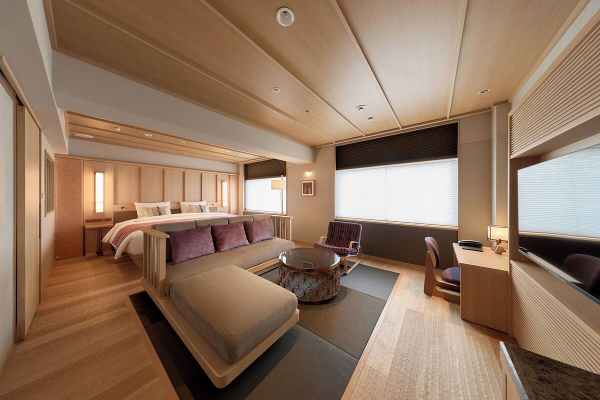 Premium Room, Non Smoking (Kyo Premium,Executive King) | Peralatan tempat tidur premium, gebar bulu kapas, peti besi dalam bilik 