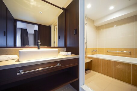 Kyoto Century Hotel - Image 40