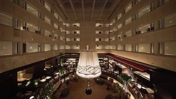 Breakfast, lunch and dinner served