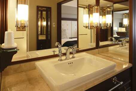 Kyoto Century Hotel - Image 39