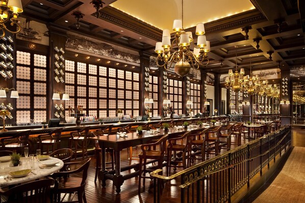 5 間餐廳,供應早餐、午餐和晚餐,美國料理