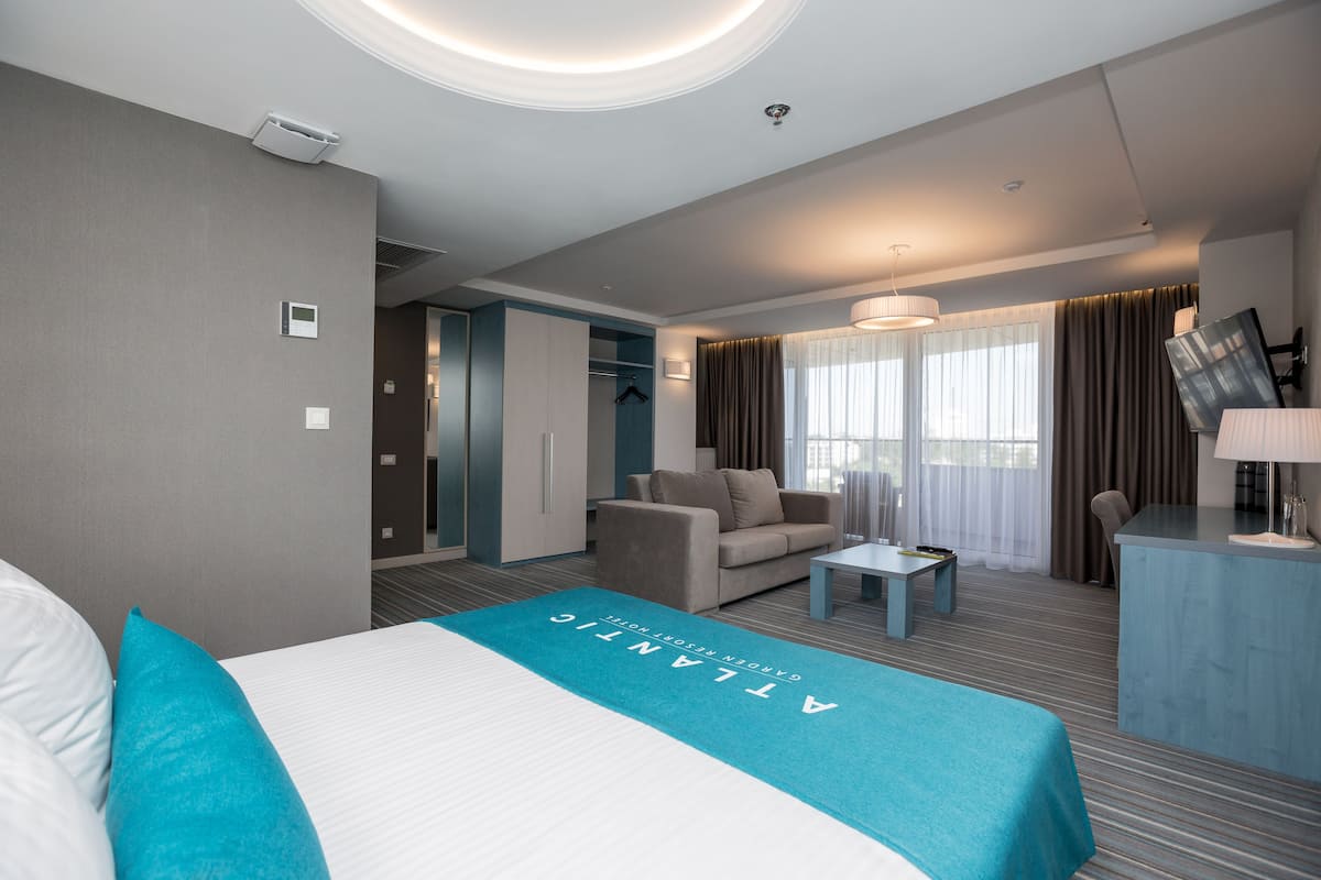 Junior Suite, Terrace | 1 bedroom, premium bedding, free minibar, in-room safe