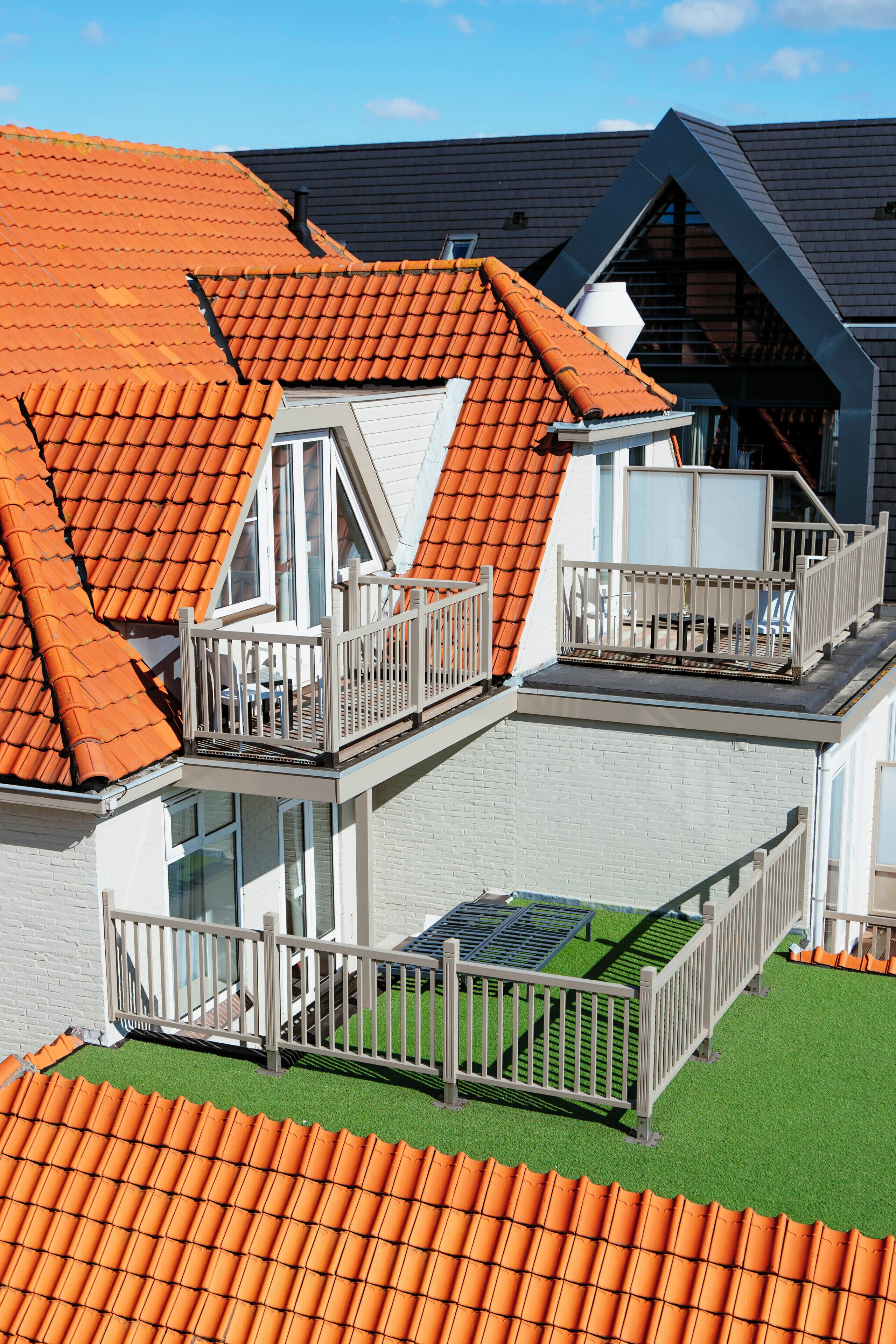 master suite | in-room safe, free wifi, bed sheets