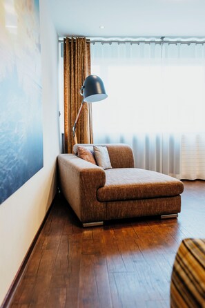 Perhehuone | Tallelokero huoneessa, ilmainen Wi-Fi, vuodevaatteet