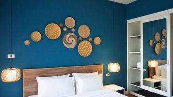 In-room safe, desk, free WiFi, bed sheets