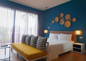 Deluxe King Pool View | Peti besi dalam bilik, meja, Wi-fi percuma, cadar katil 