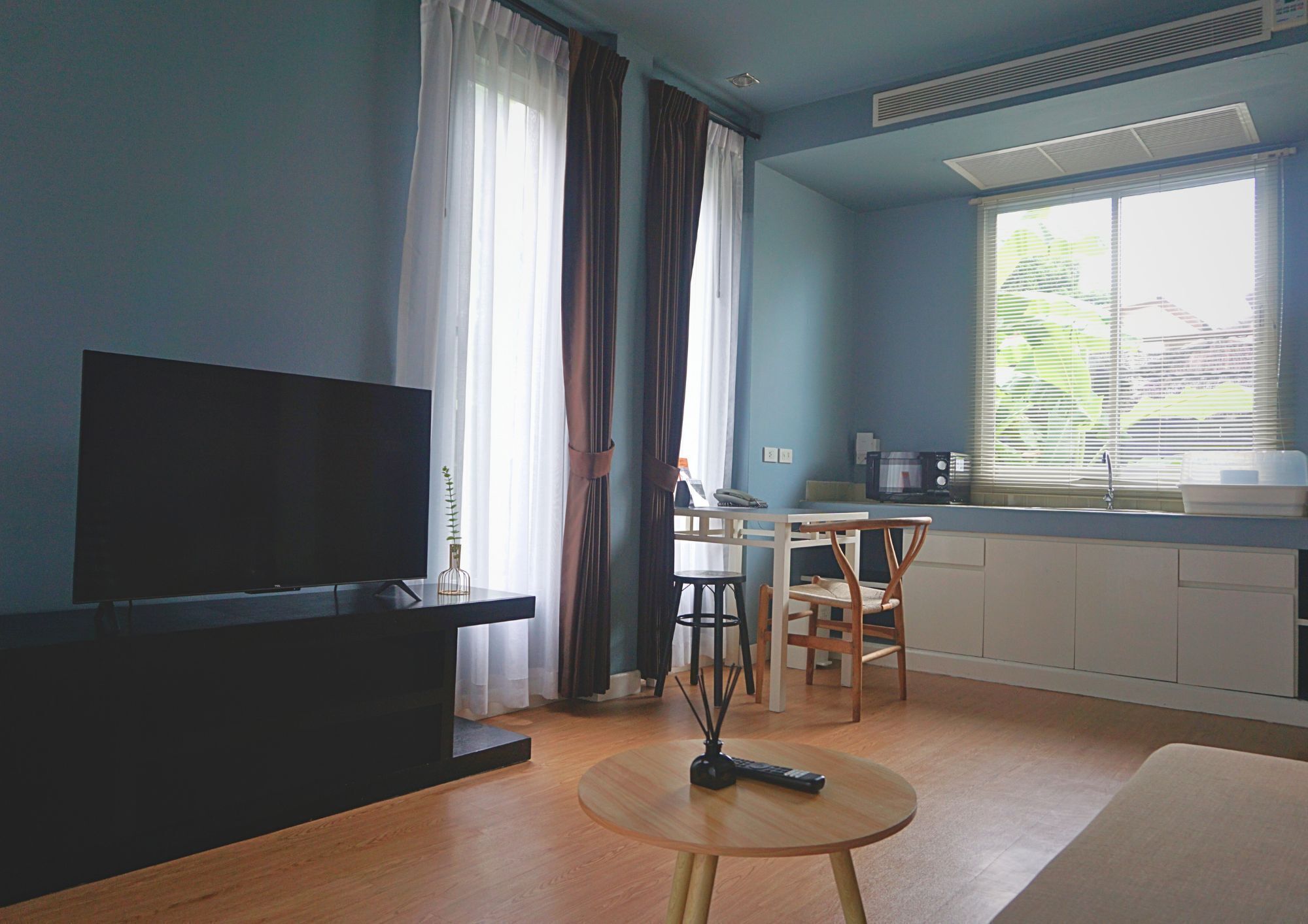 one bedroom villa pool view | in-room safe, desk, free wifi, bed sheets