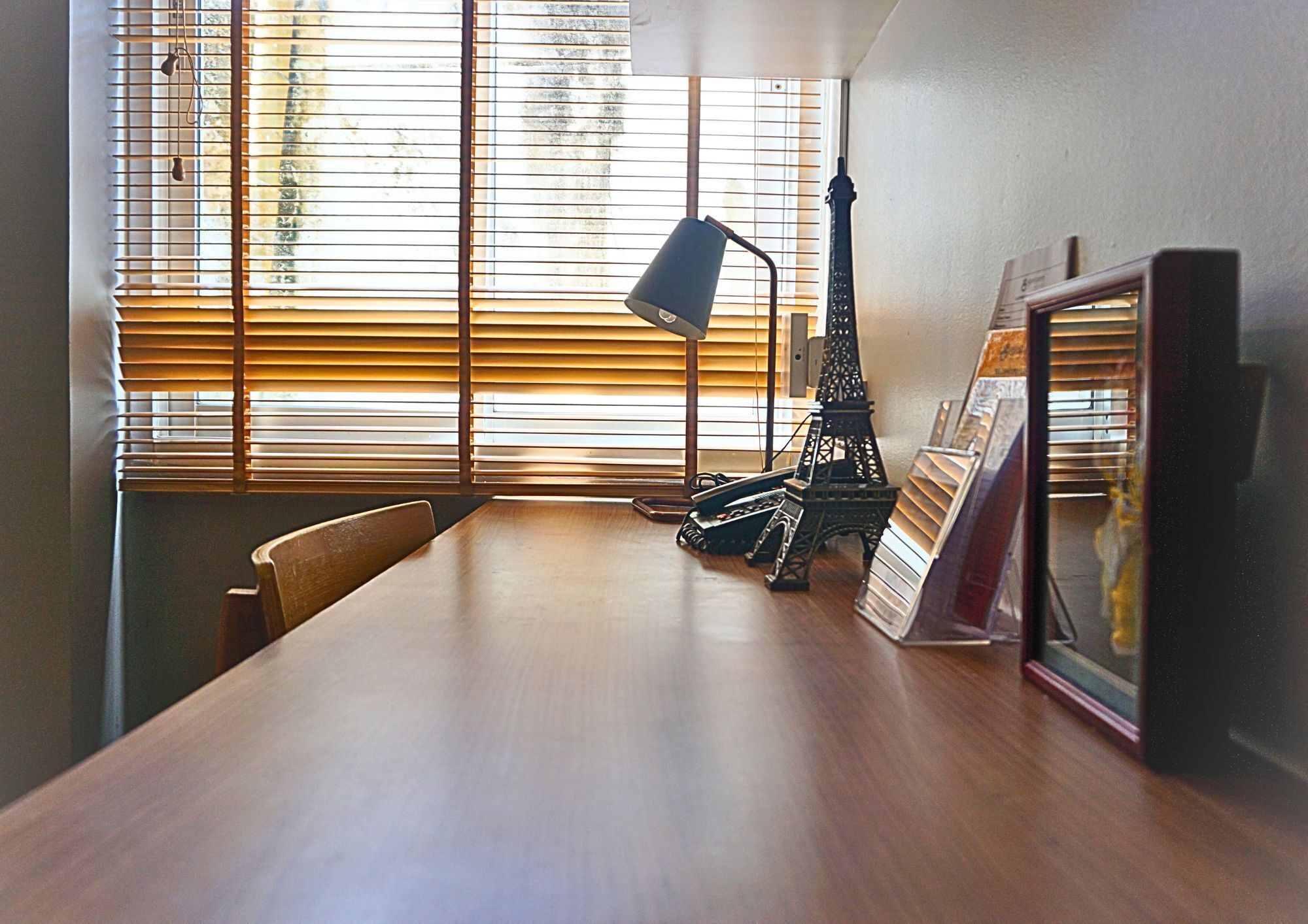 studio king garden view | in-room safe, desk, free wifi, bed sheets