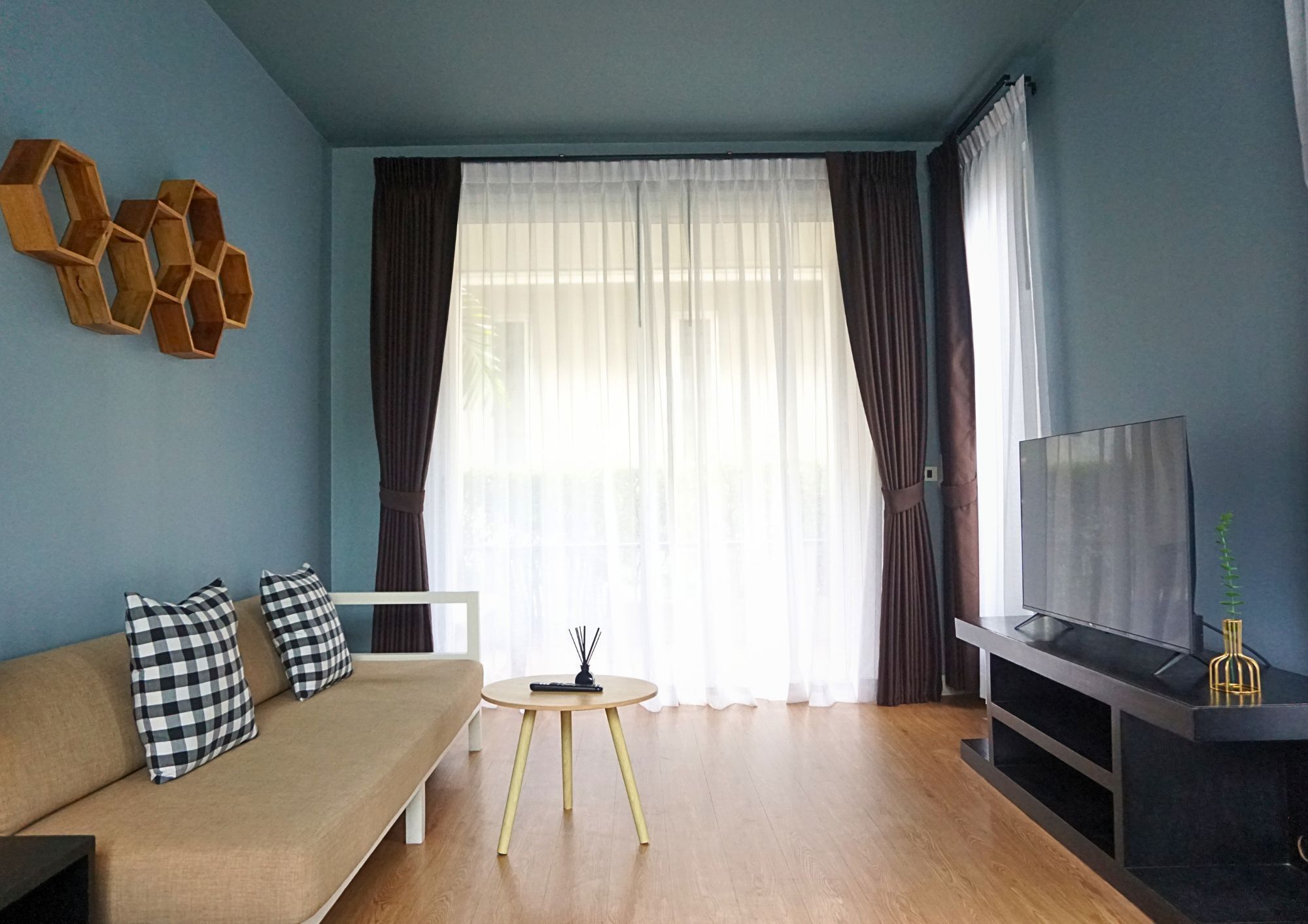 one bedroom villa pool view | in-room safe, desk, free wifi, bed sheets