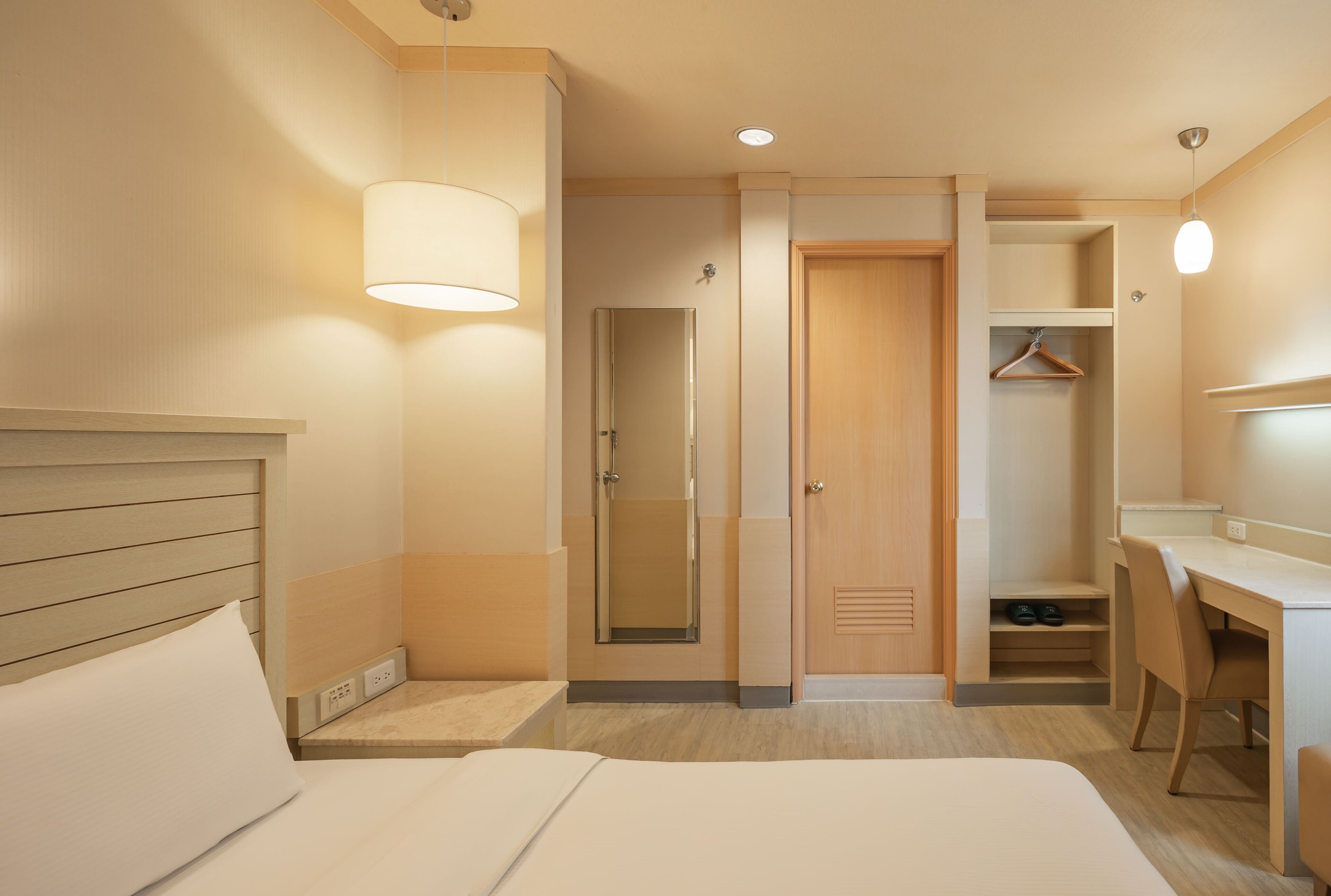 business double room | living area | 32-inch lcd tv with cable channels, tv